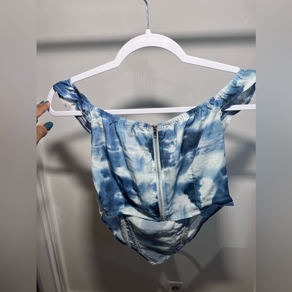 DREAMY CROP TOP // PRETTYLITTLETHING // size US6💙 - Picture 5 of 7